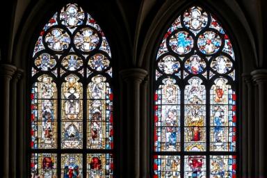 Avant après vitrail cathédrale